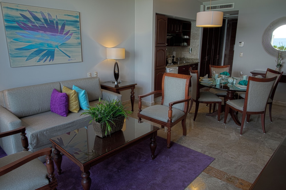 Premium Two Bedrooms Master Suite