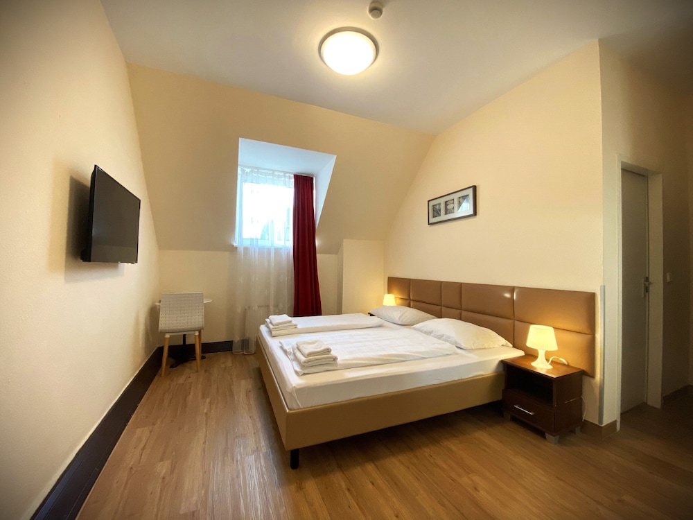 Economy Double or Twin Room photo 2