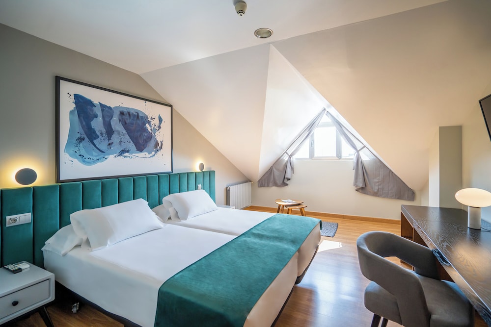 Twin Room - Photo 1