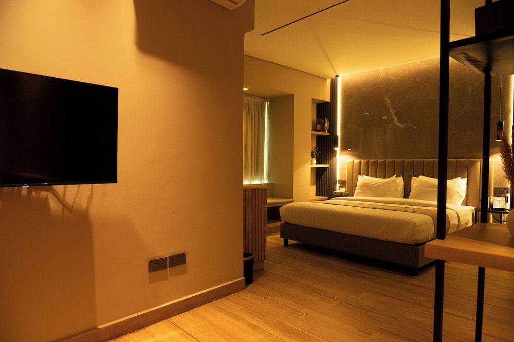 Deluxe Suite photo 2