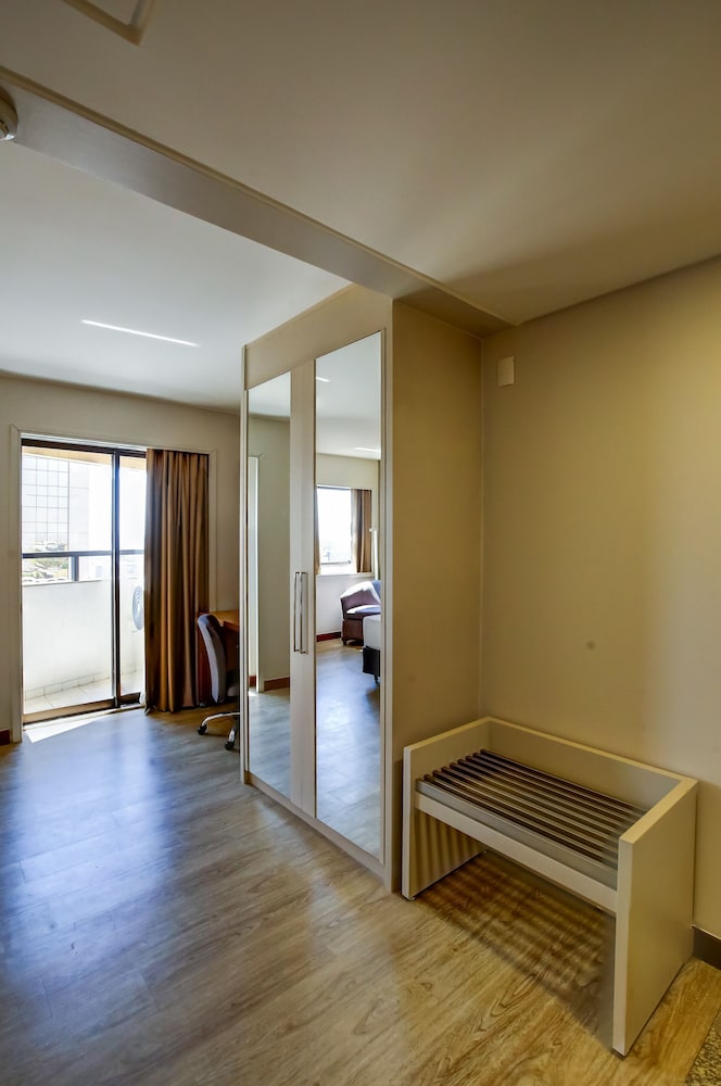 Luxury Suite, 1 Queen Bed, Non Smoking - Photo 7