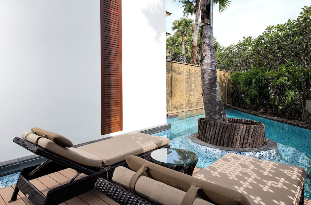 Suite, 2 Twin Beds, Club Lounge Access (Private Pool) - Photo 4