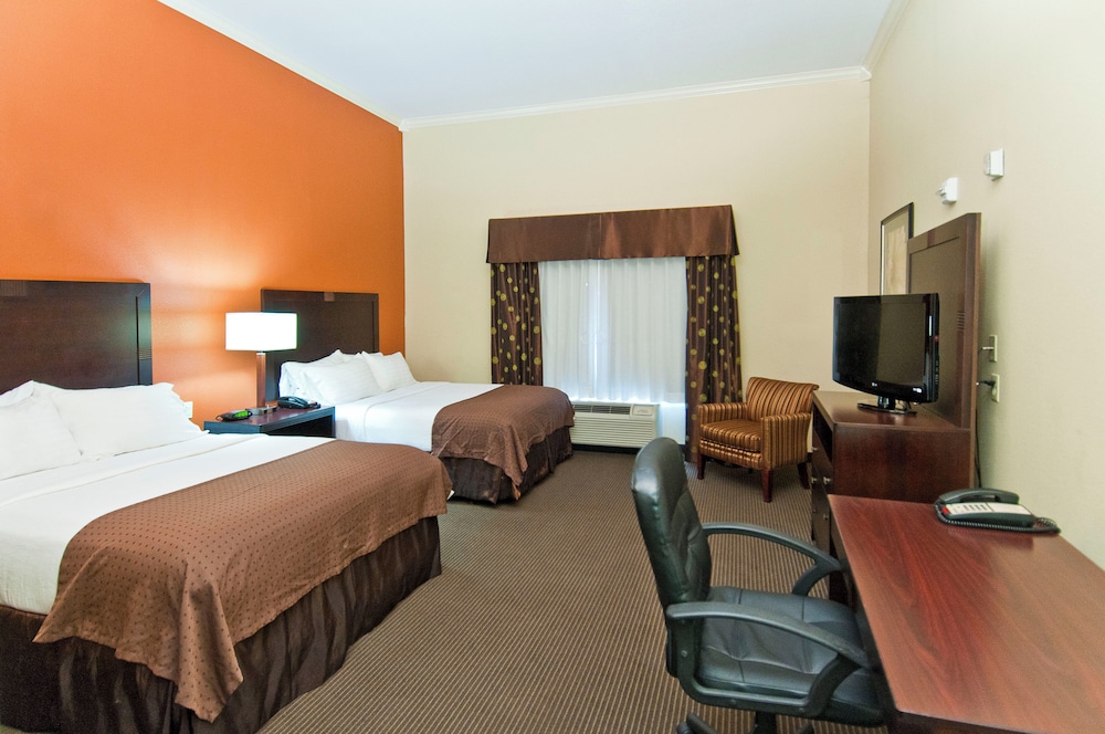 Room, 2 Queen Beds, Accessible, Non Smoking (Mobility/hearing, Roll-in Shower) photo 2