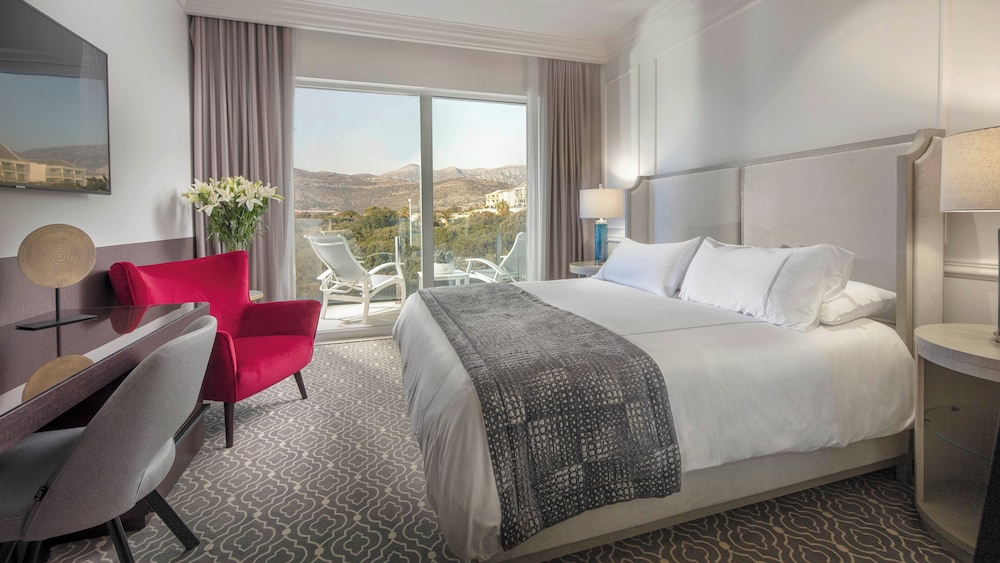 Luxury Suite, 1 King Bed with Sofa bed, Balcony, Sea View
