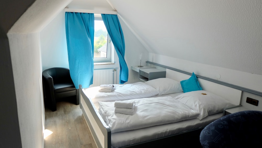 Deluxe Double Room, Balcony (Lake View) photo 3