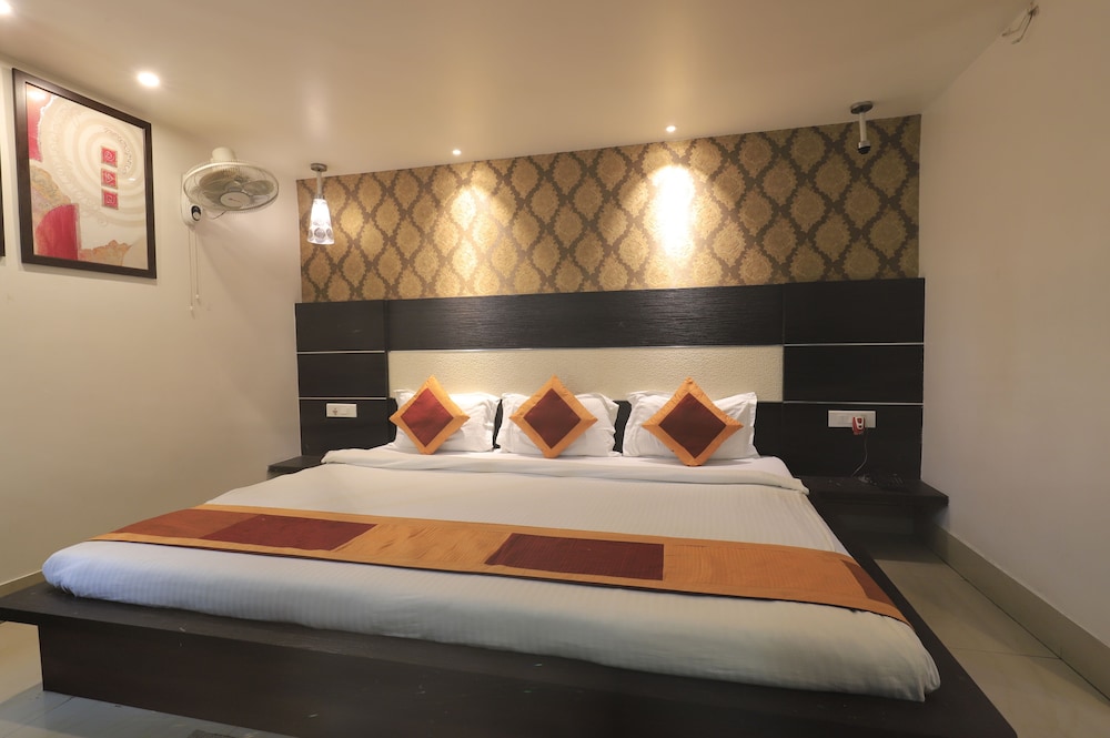 Deluxe Room - Photo 6