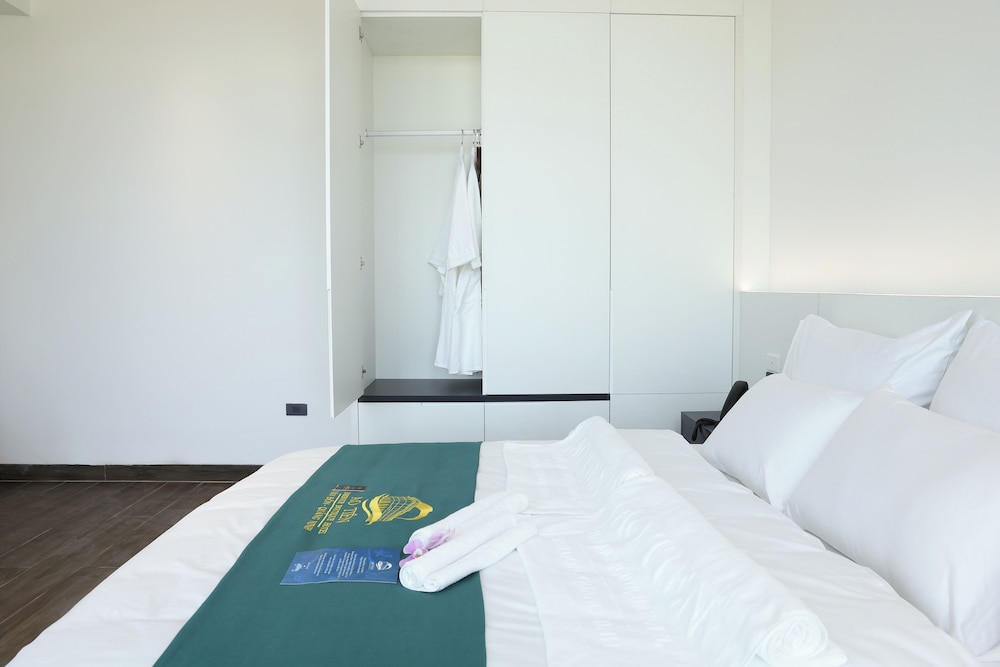 Deluxe Double Room, River View photo 3