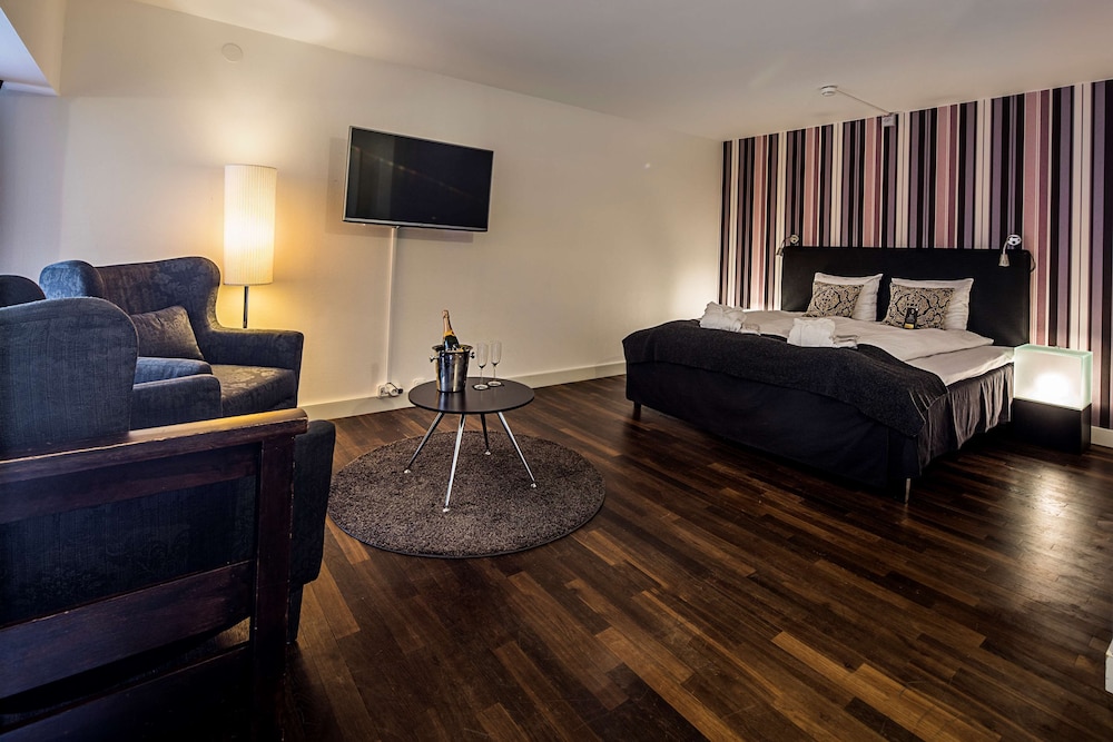 Junior Room - Photo 1