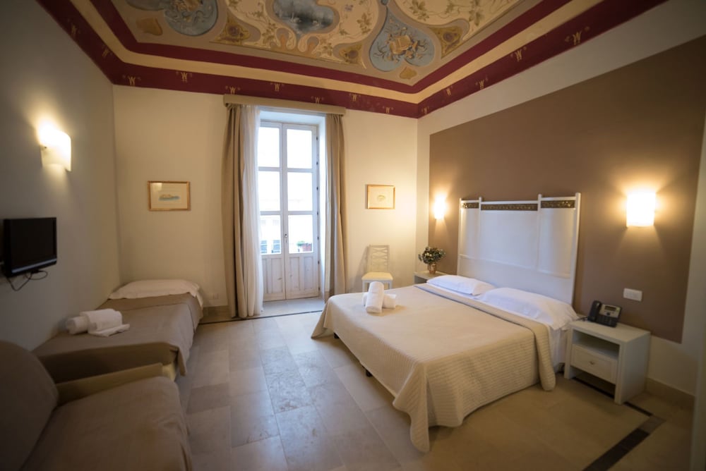 Junior Room, 1 Bedroom - Photo 1