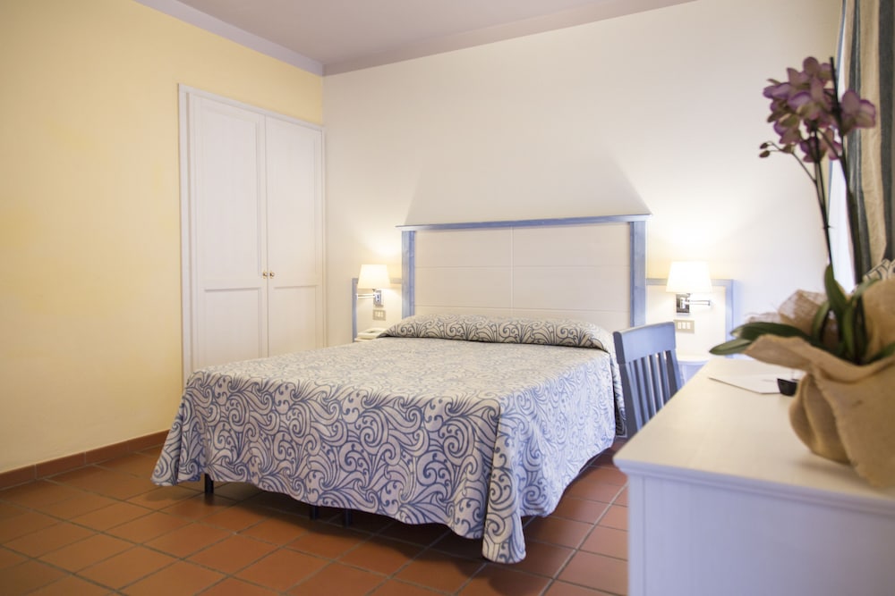 Standard Double or Twin Room - Photo 4