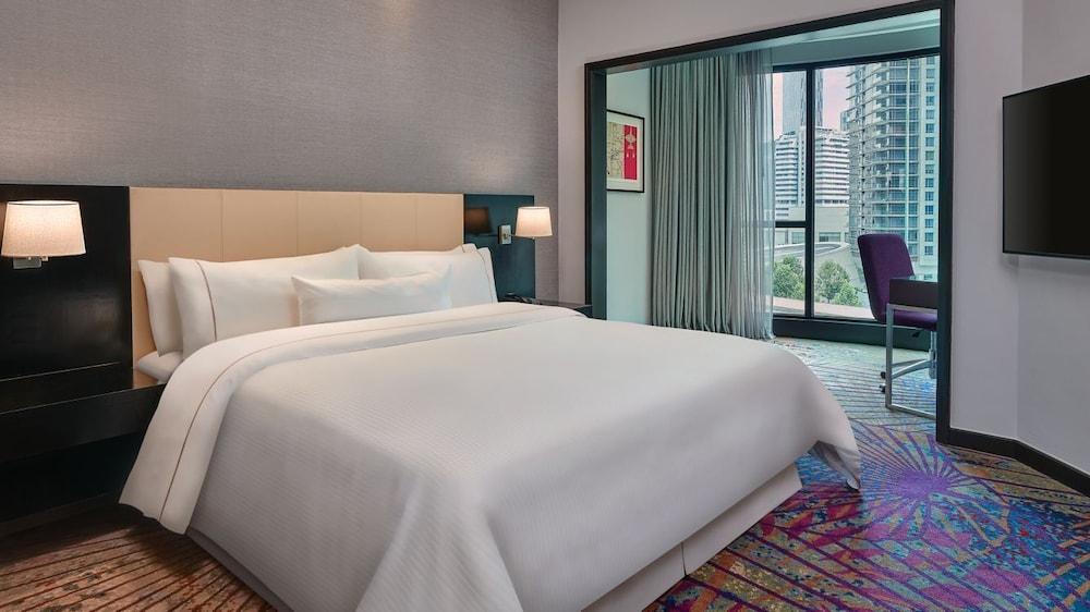 Club Room, 1 King Bed