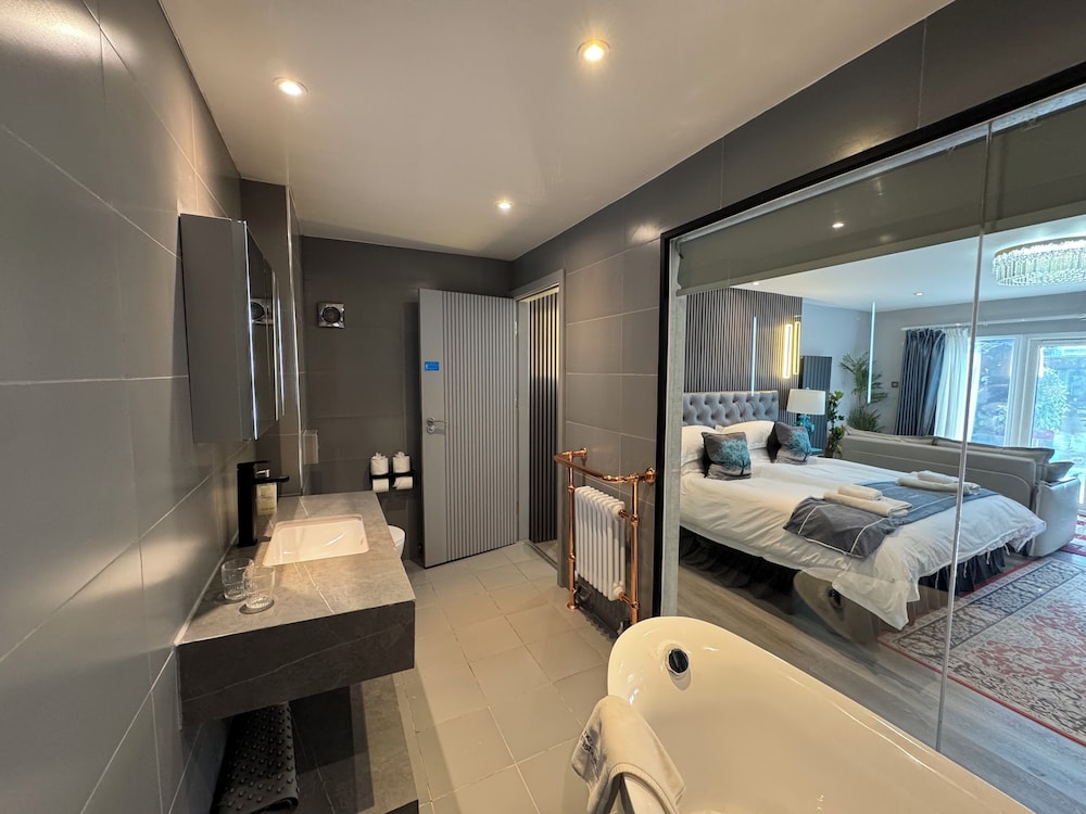 Deluxe Studio Suite, Patio, Courtyard View