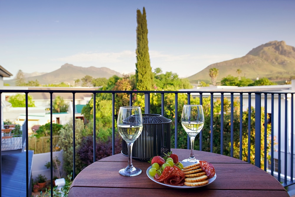 Deluxe Double or Twin Room, Balcony, Pool View photo 2
