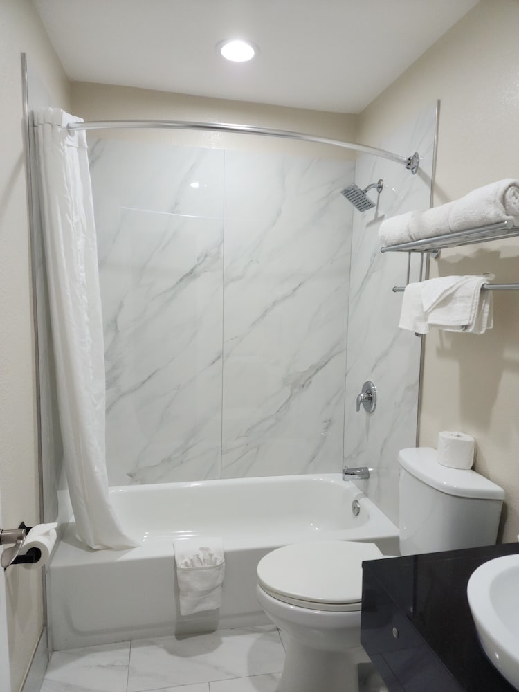 Standard Room, 2 Double Beds, Non Smoking, Kitchenette - Photo 11