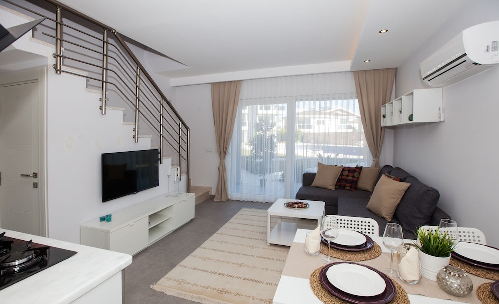 Family Duplex, Garden Area