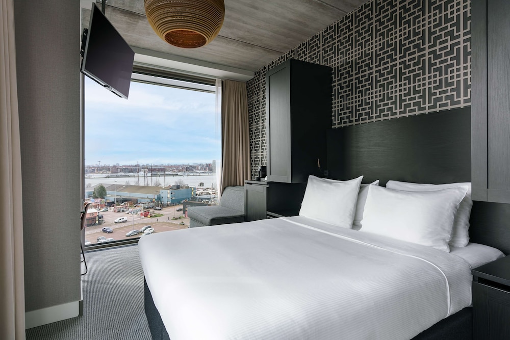 Superior Room, 1 Queen Bed, Non Smoking (Water View)