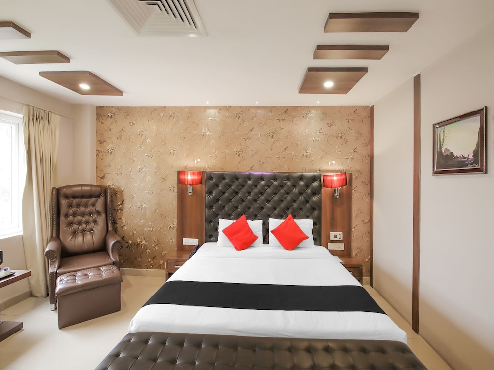Suite, 1 King Bed photo 1