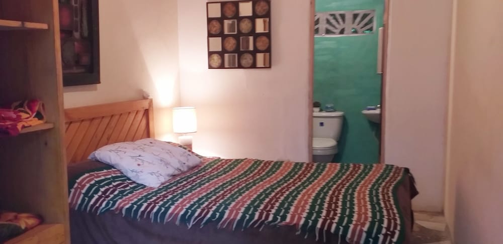Basic Double Room, Multiple Beds photo 1