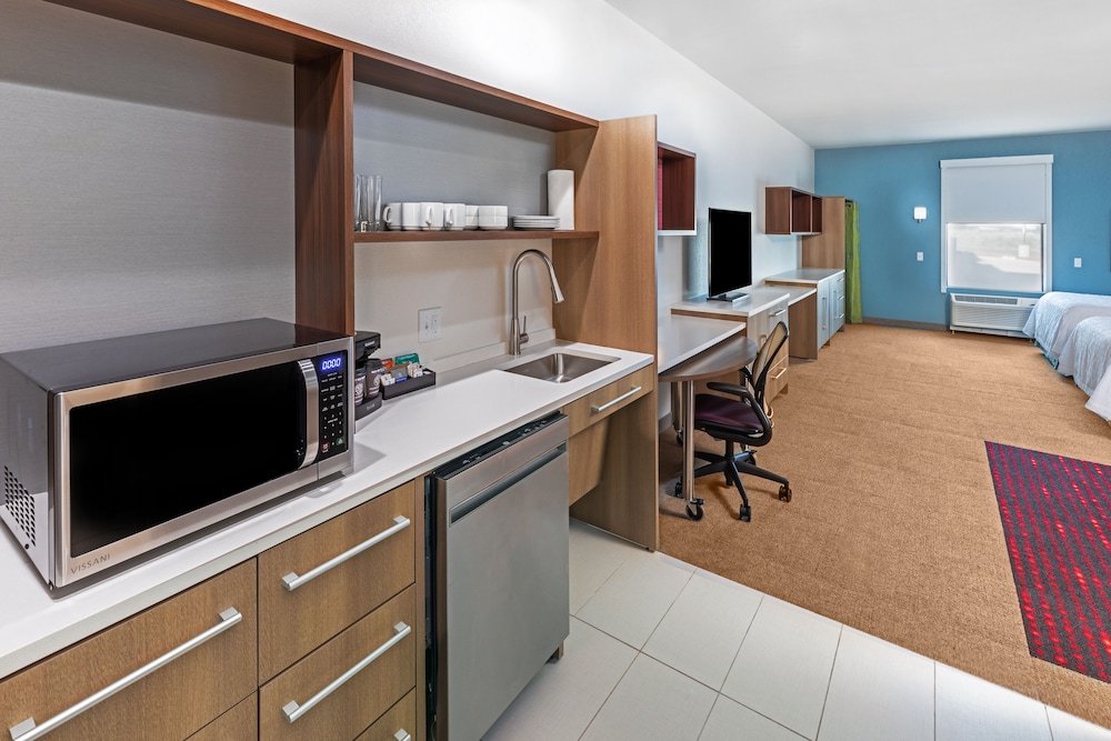 Studio Suite, 2 Queen Beds, Accessible, Bathtub - Photo 2
