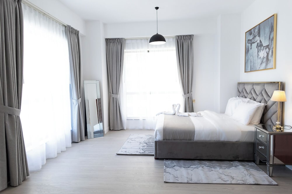 Luxury Apartment, 2 Bedrooms, Balcony, Sea View