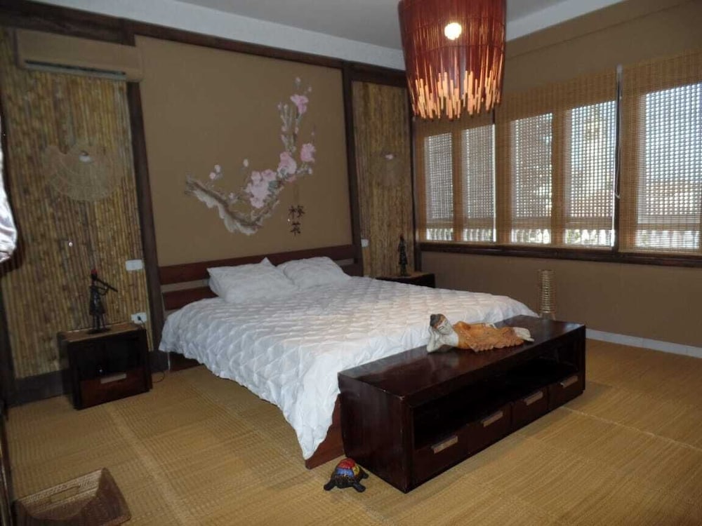 Deluxe Room, Beach View photo 1
