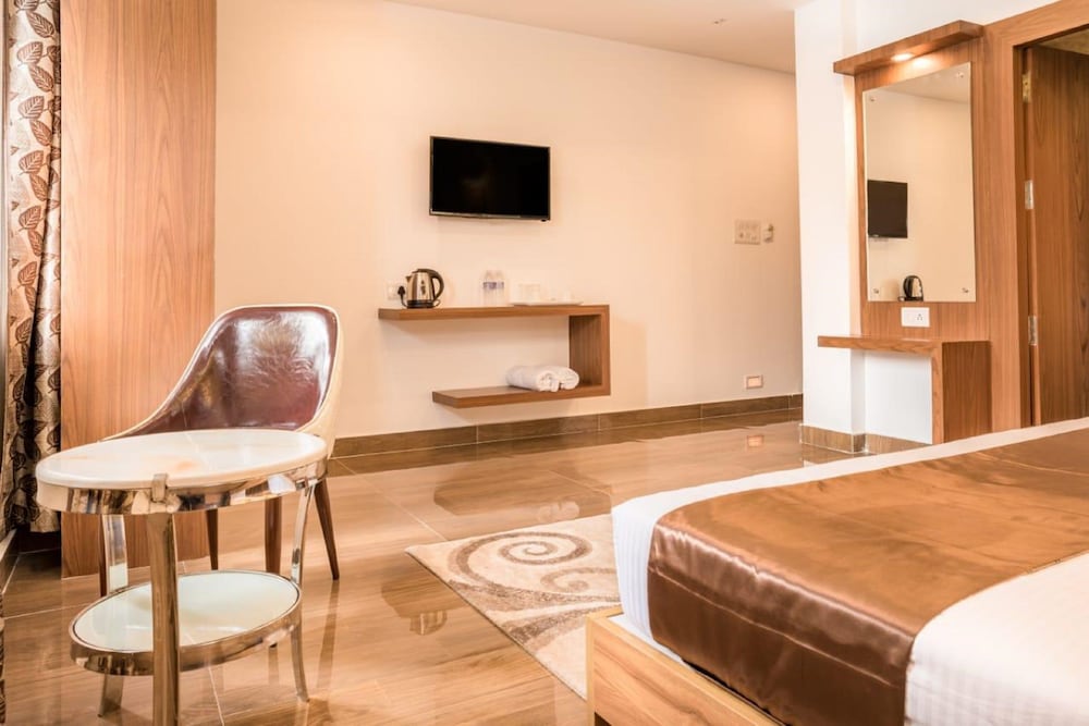 Deluxe Room - Photo 7