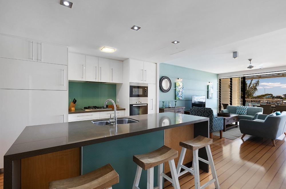 Apartment, 3 Bedrooms - Photo 7