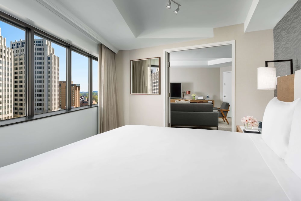 Executive Room, City View (Grand Bed)