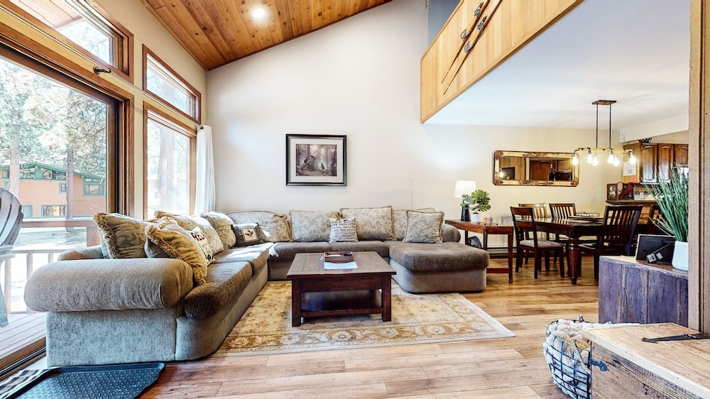 Condo, 2 Bedrooms