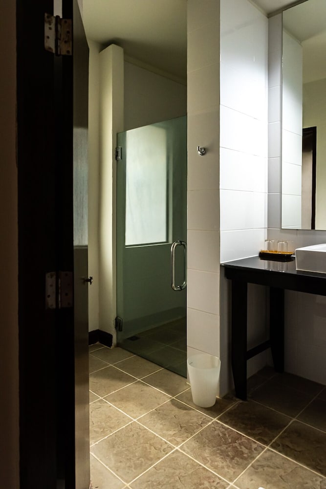 Deluxe Room, Sea View (Room Only) - Photo 6