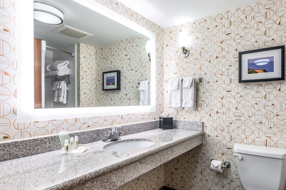 Standard Room, 2 Queen Beds, Accessible (Communication, Accessible Tub) - Photo 4