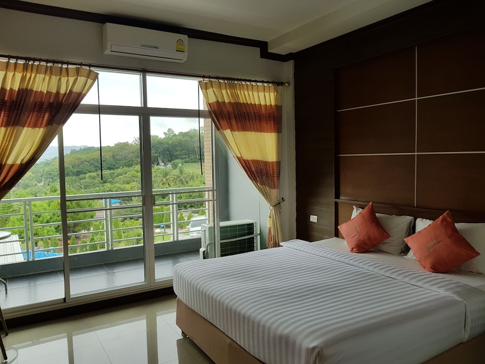 Deluxe Double or Twin Room photo 3