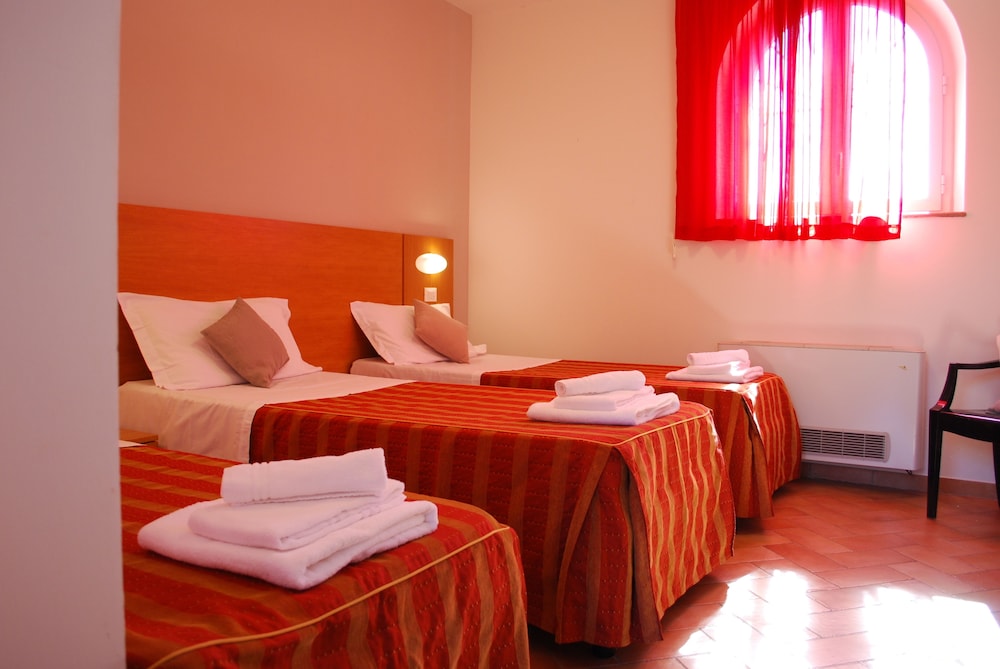 Classic Apartment, 1 Bedroom, Ground Floor photo 3