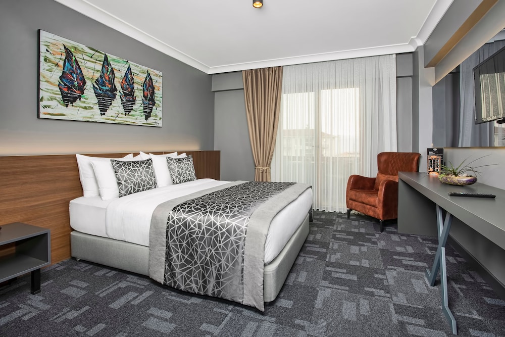Standard Double or Twin Room - Photo 5