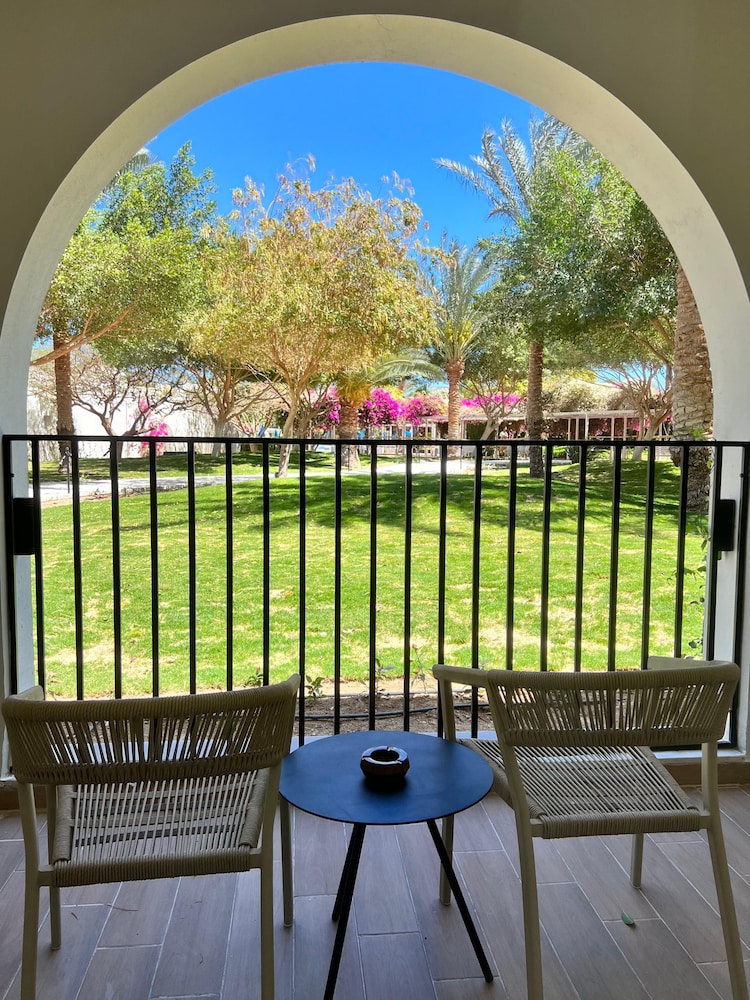 Premium Single Room, Garden View - Photo 7