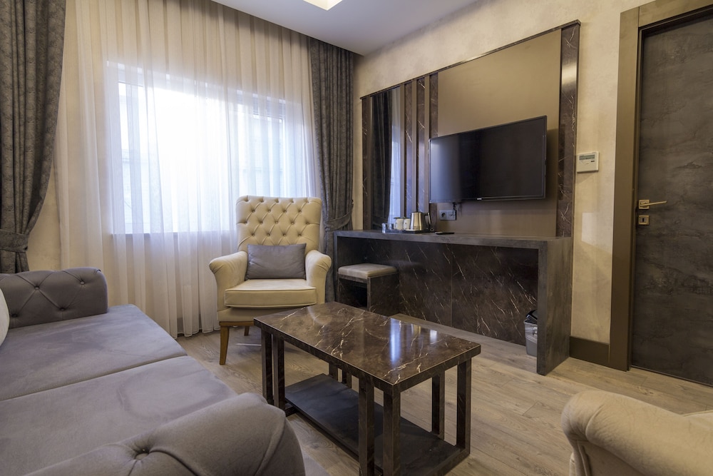 Deluxe Suite photo 1