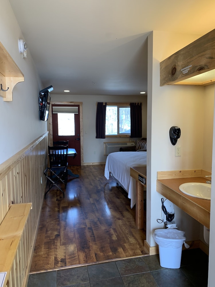 Suite, 1 King Bed, Accessible, River View photo 3