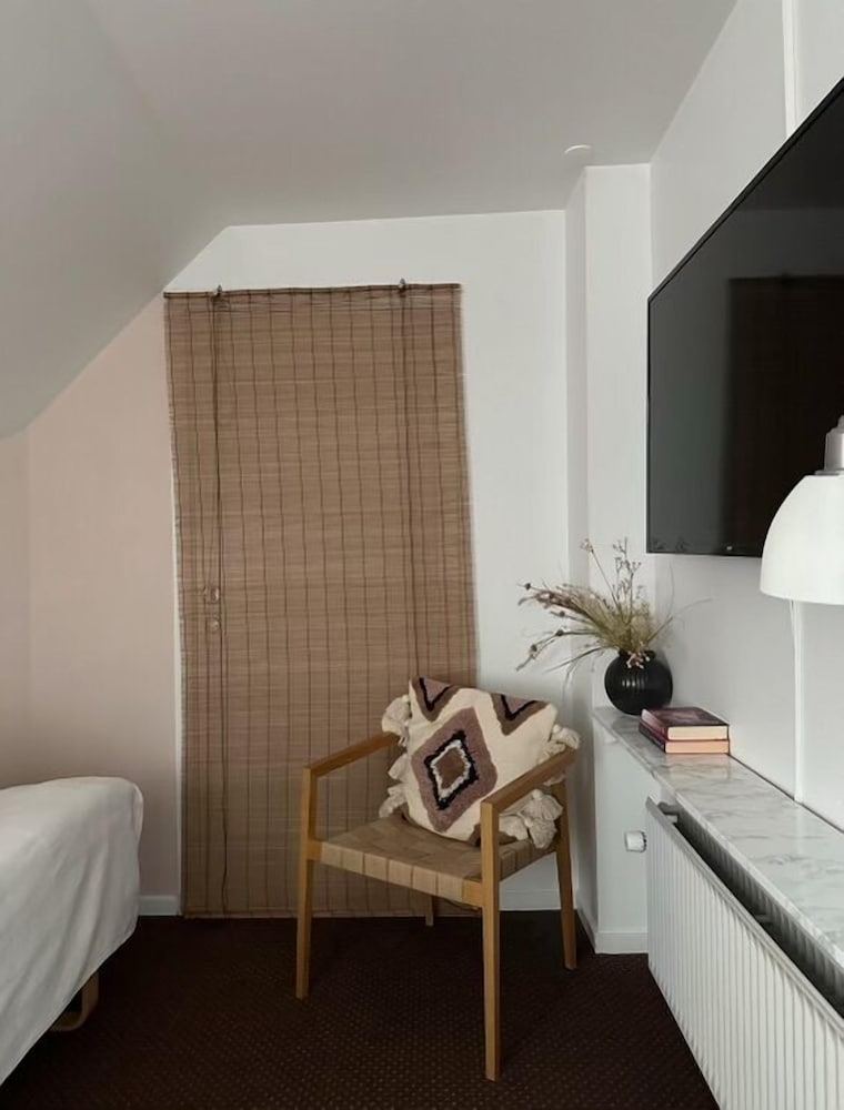 Standard Single Room, 1 Twin Bed, Non Smoking, Courtyard View
