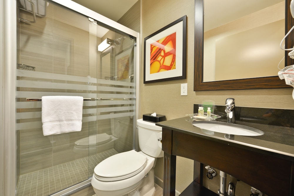 Standard Room, 2 Double Beds (Mid Floor) thumbnail 5