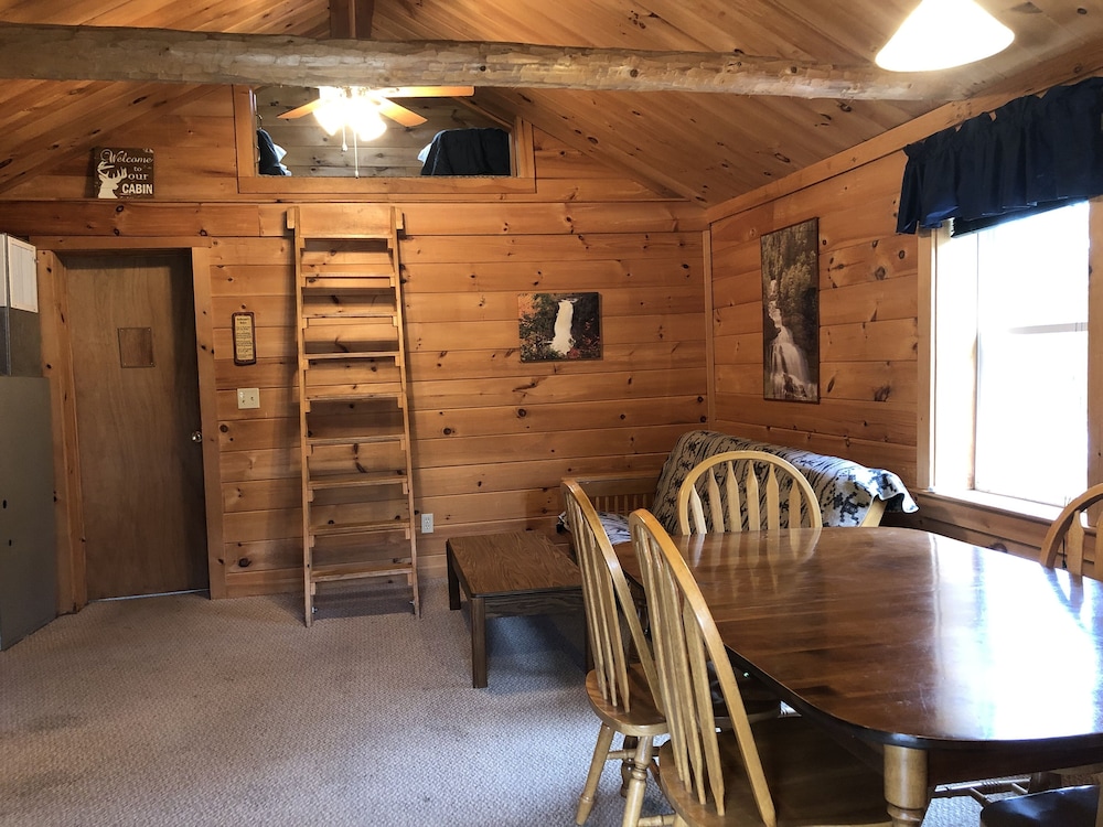 Cabin, 2 Bedrooms, River View photo 2
