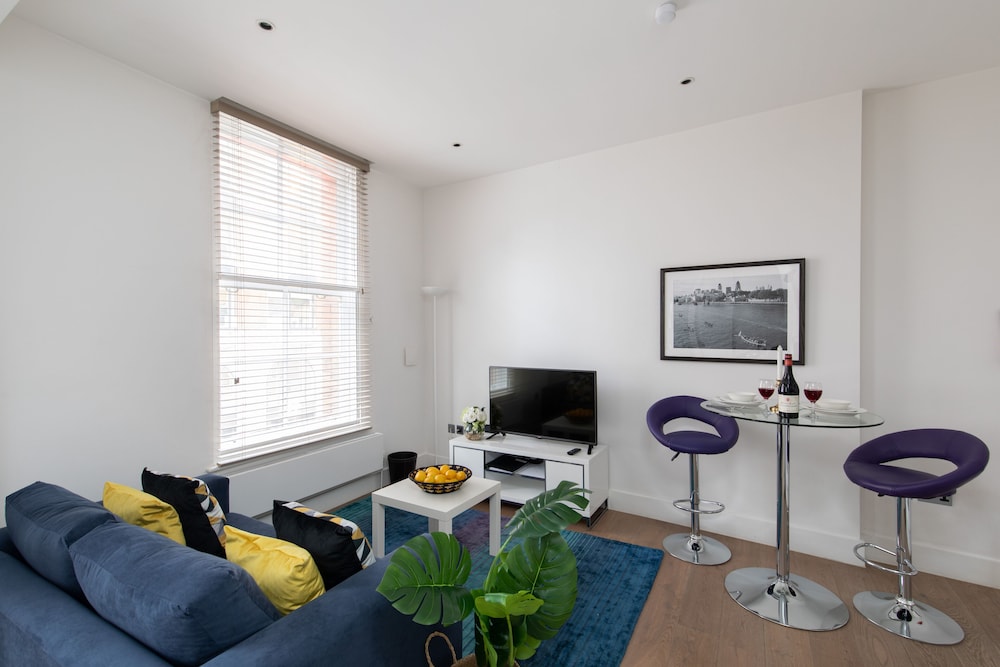 Deluxe Apartment photo 2