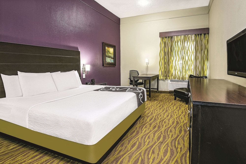 Room, 1 King Bed, Non Smoking - Photo 2