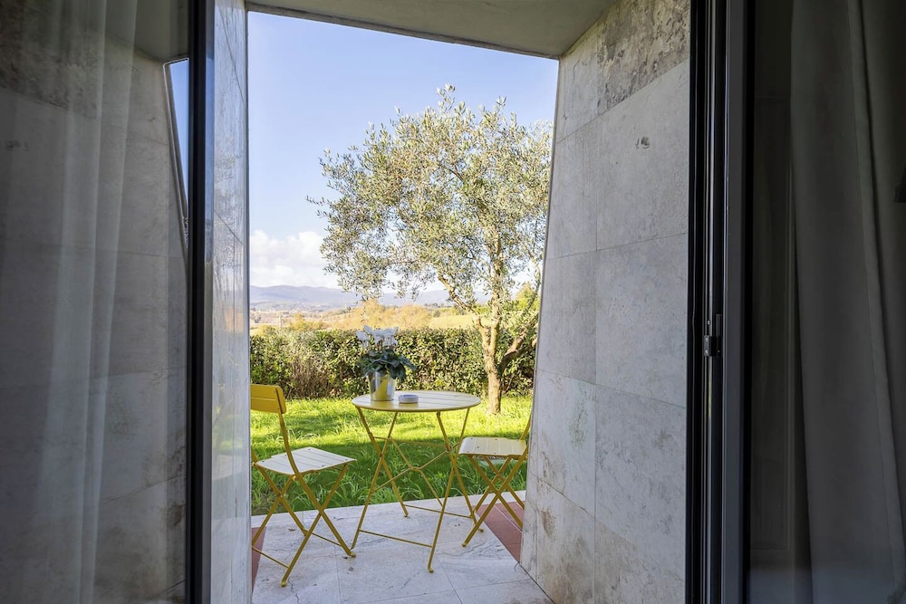 Classic Double or Twin Room, Balcony, Garden View photo 3