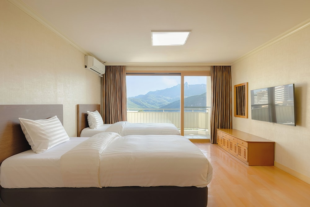 [WEST] Sono Belle Family(Kitchen/Seorak Mountain View/Bed) - Bed Type Randomly Assigned