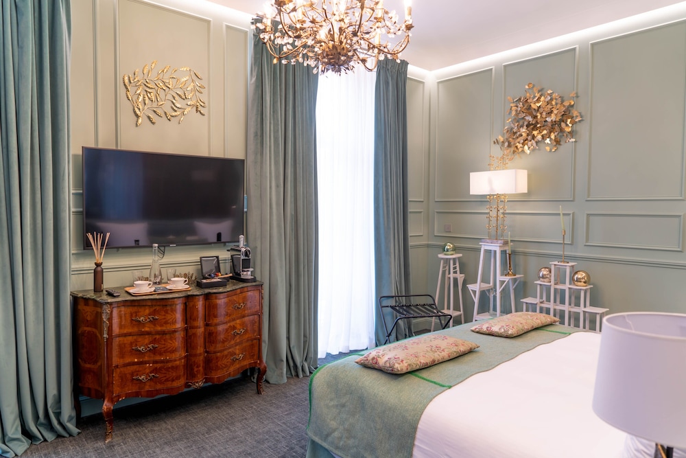 Deluxe Room, 1 Double Bed - Photo 10