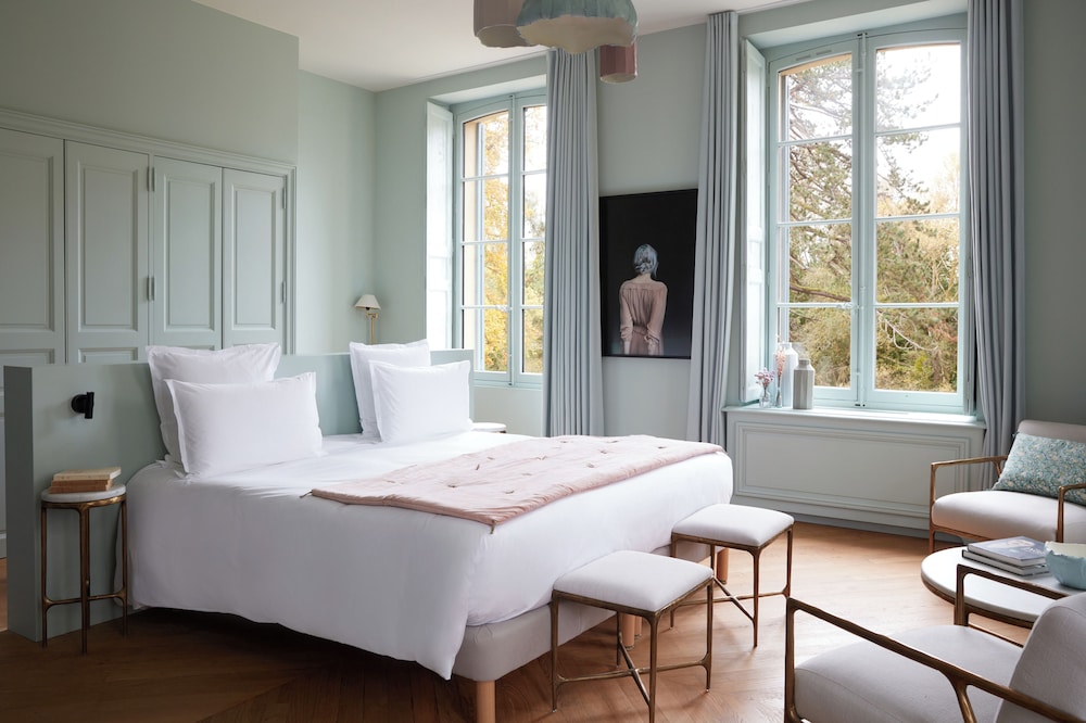 Signature Suite