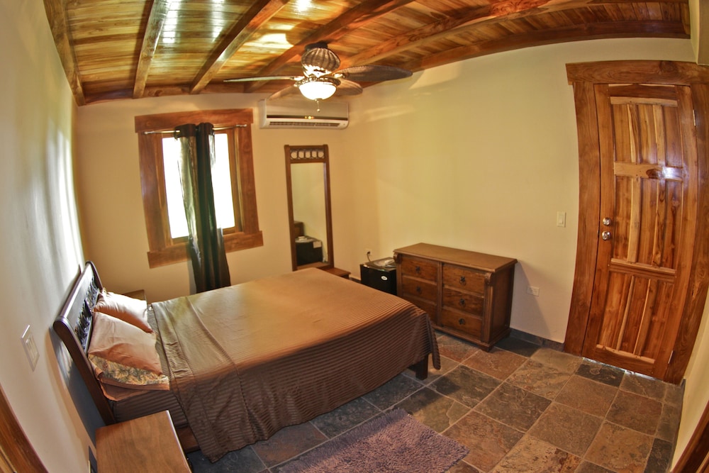 Design Double Room, 1 Queen Bed