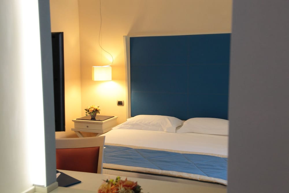 Comfort Double or Twin Room, Balcony, City View photo 2