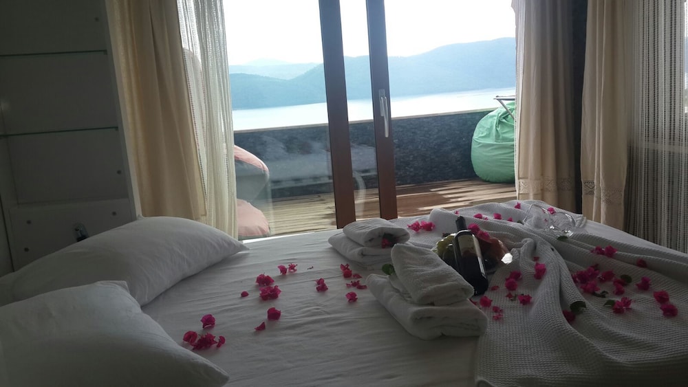 Suite, 1 Bedroom, Sea View photo 2