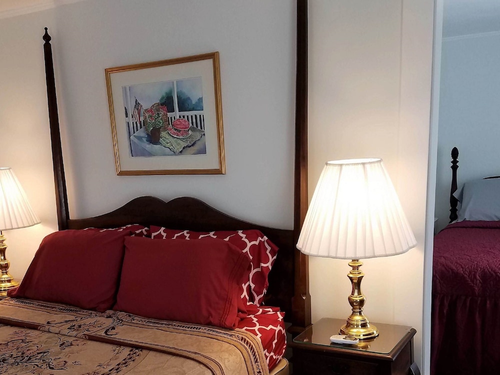 Include Seavey Suite photo 2
